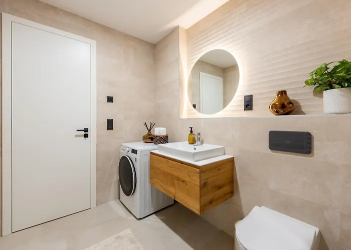 Modern Apartment *